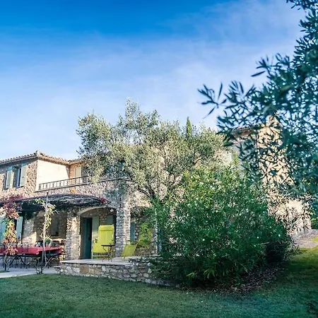Spacious Provence In 4 Hectares Of Land Veaux
