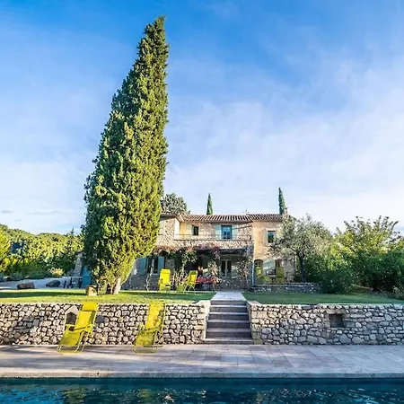 Spacious Provence In 4 Hectares Of Land Villa *